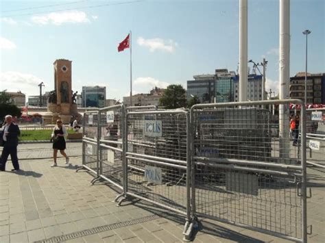 T­a­k­s­i­m­ ­G­e­z­i­ ­P­a­r­k­ı­ ­K­a­p­a­t­ı­l­d­ı­